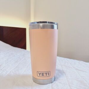 Yeti LOWCOUNTRY PEACH Rambler 20 oz Tumbler with Magslider Lid